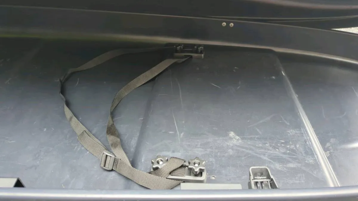 Roof box - Image 3