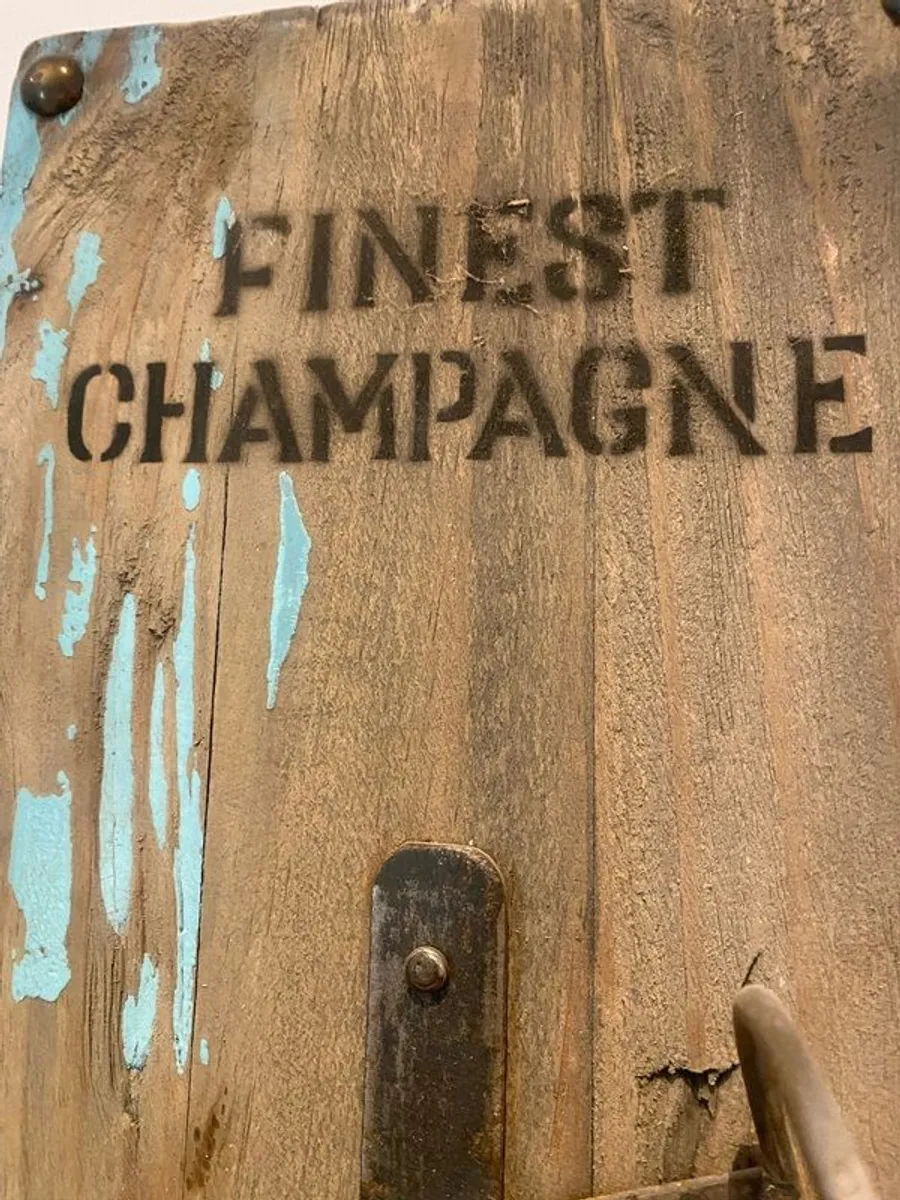 Wall mounted industrial wine rack - Image 4