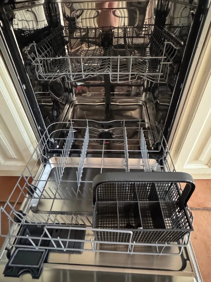 Zanussi free Dishwasher - Image 3