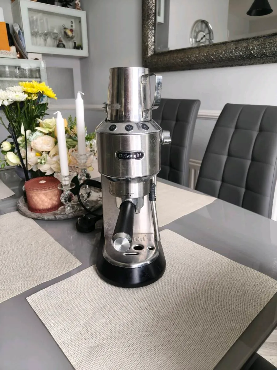 Delonghi coffee machine - Image 2