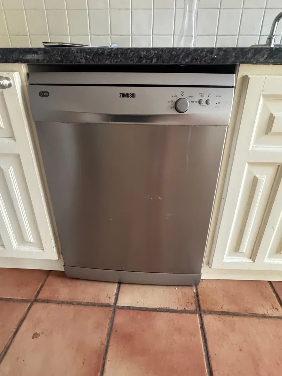 Zanussi free Dishwasher - Image 4