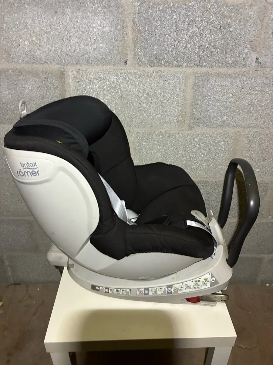Britax Dualfix Car Seat - Image 1