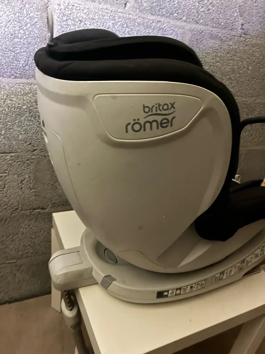 Britax Dualfix Car Seat - Image 4