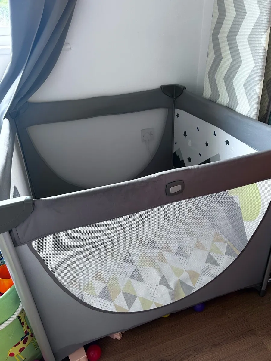 Joie Cheer little explorer play pen - Image 2