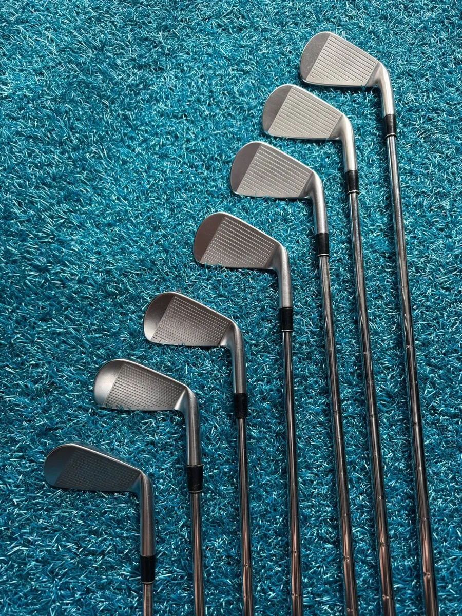Srixon ZX7 irons - Stiff - Left Handed - Image 3
