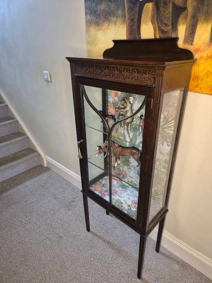 Glass cabinet - Image 1