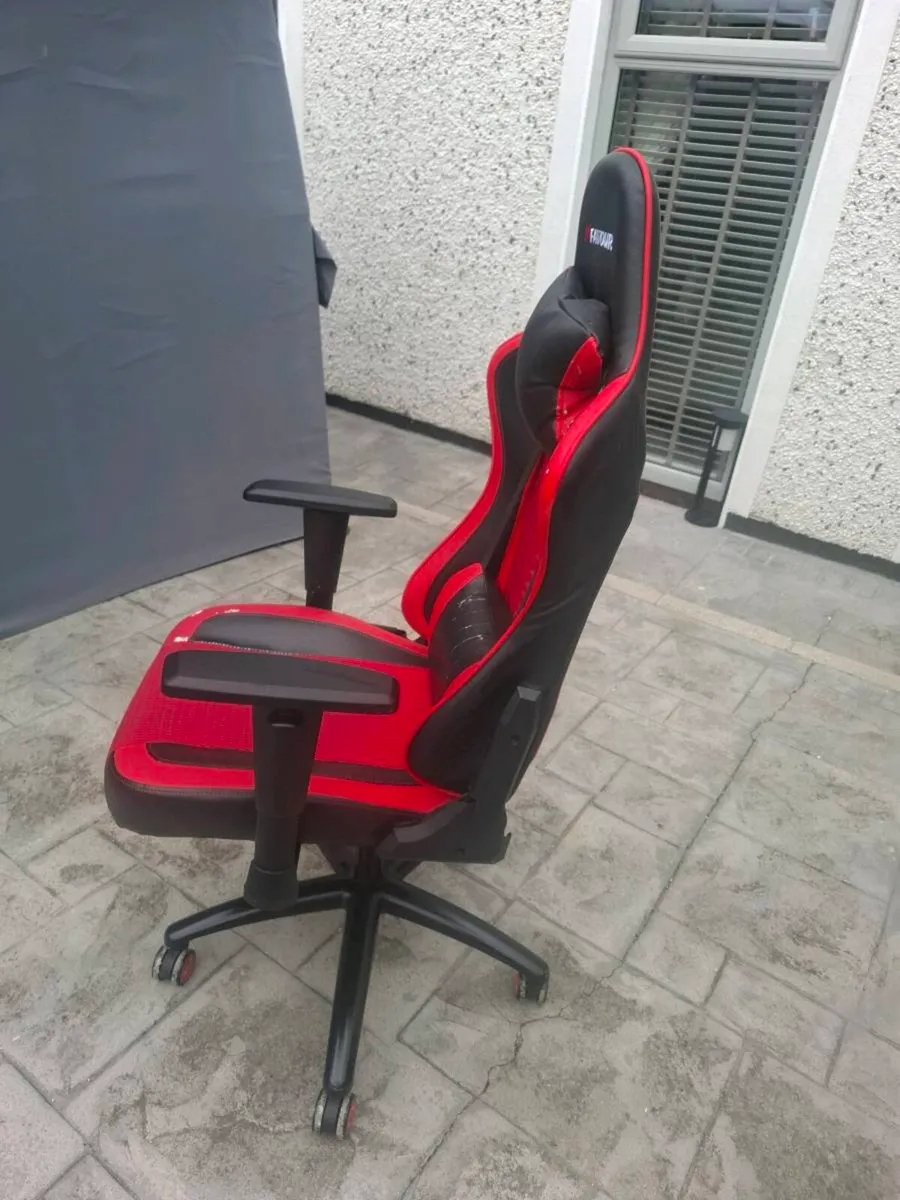 Gaming chair - Image 1