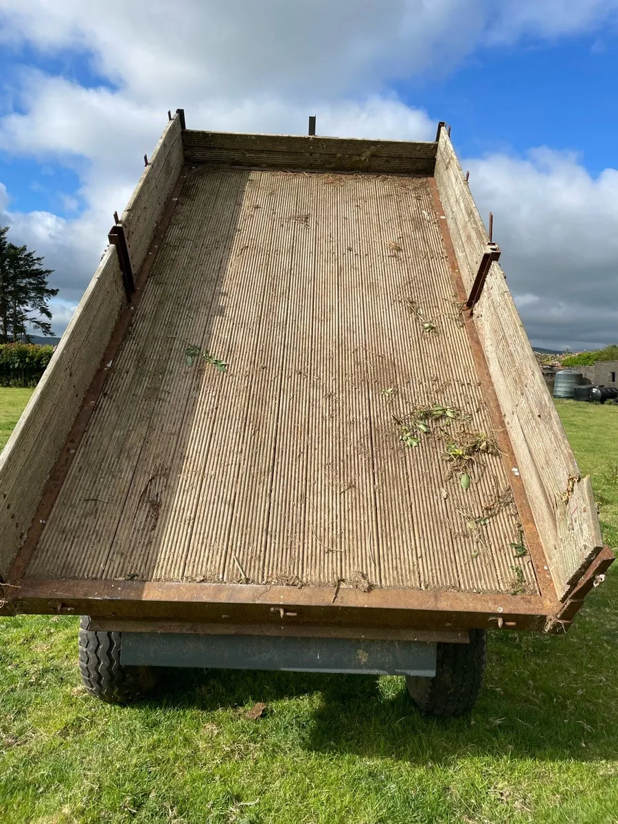Tipping trailer - Image 2