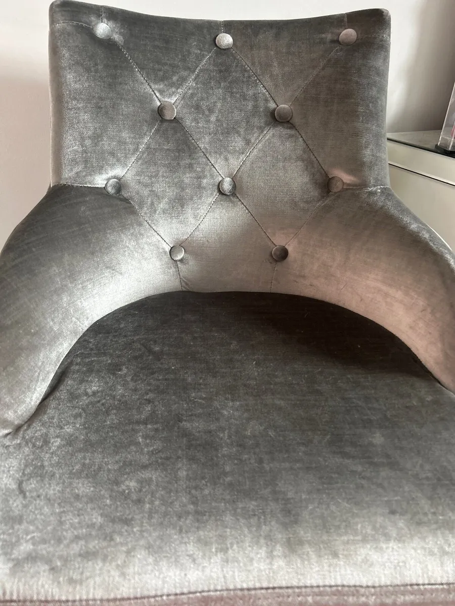 Makeup chair - Image 3