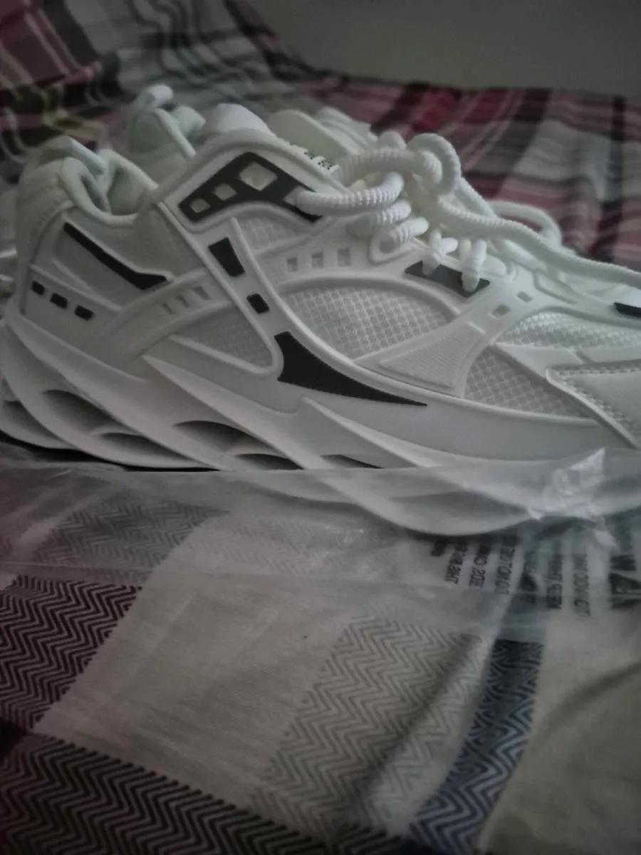 TRAINERS - Image 3