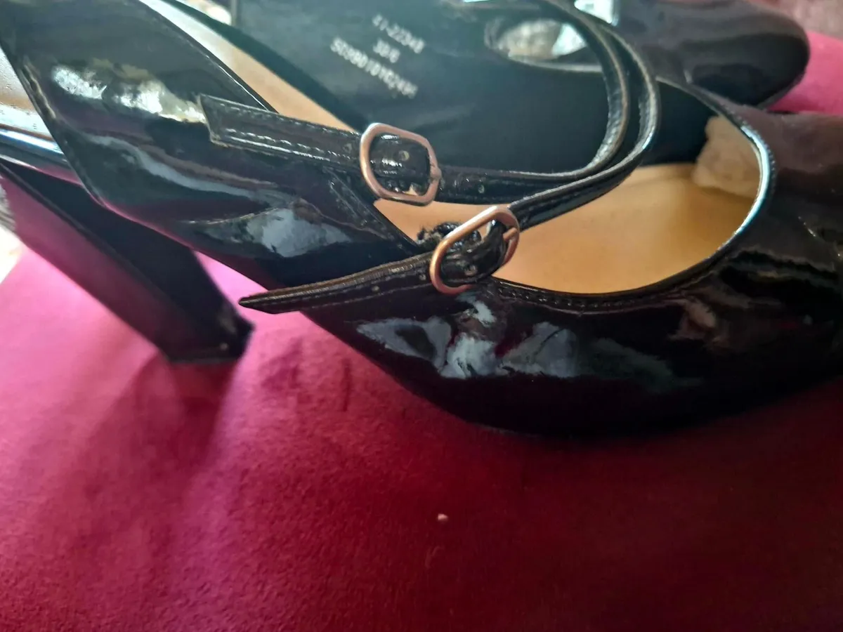 Elegant Black Patent Double-Strap Slingback Heels. - Image 1