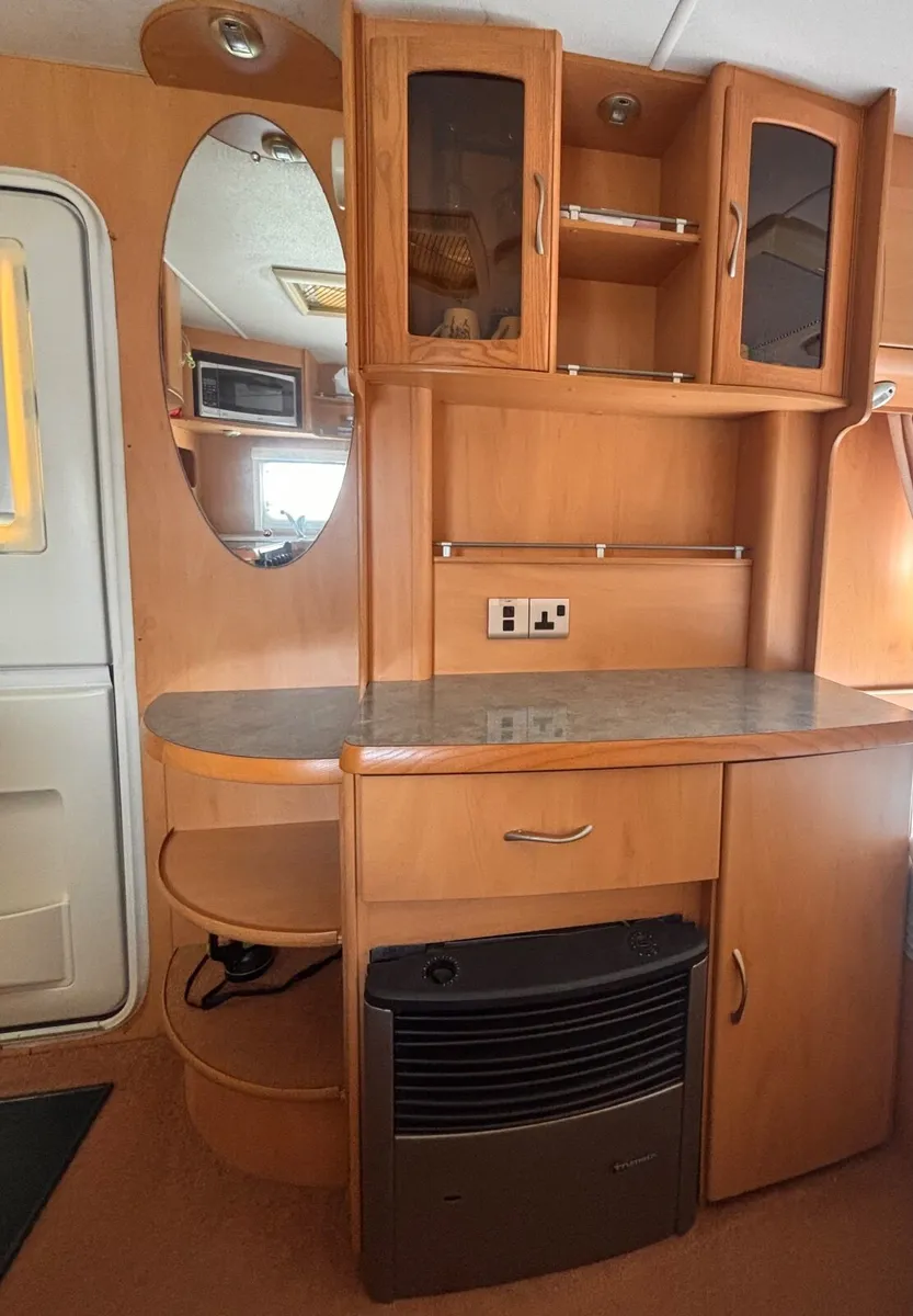 Caravan - Image 3