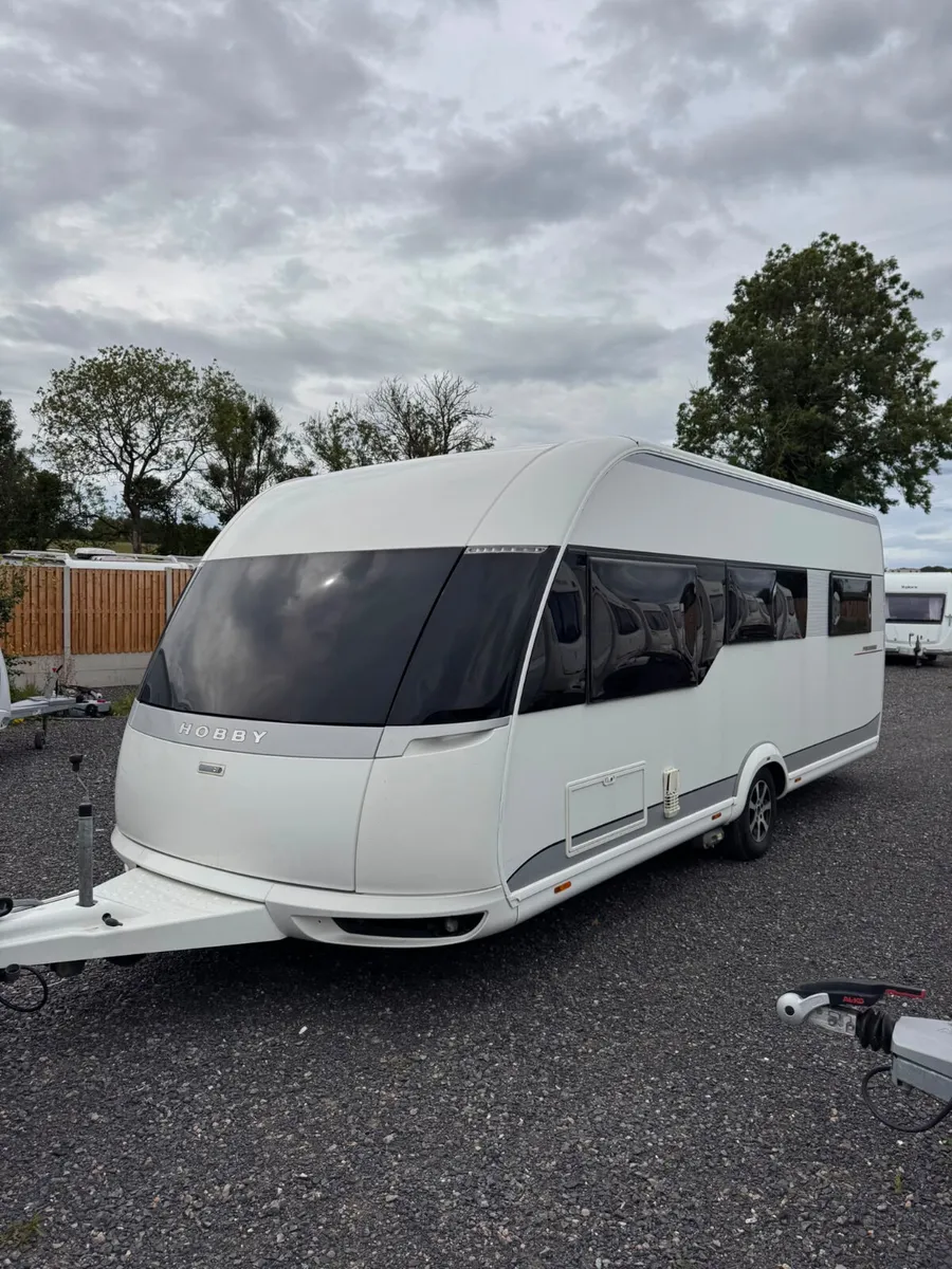 Hobby Premium 4 Berth Fixed Bed Caravan - Image 2
