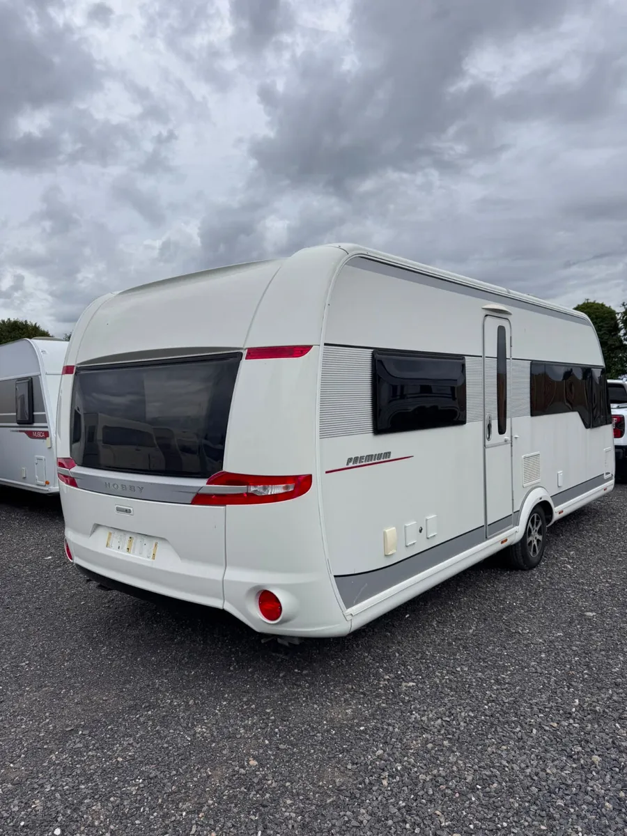Hobby Premium 4 Berth Fixed Bed Caravan - Image 3