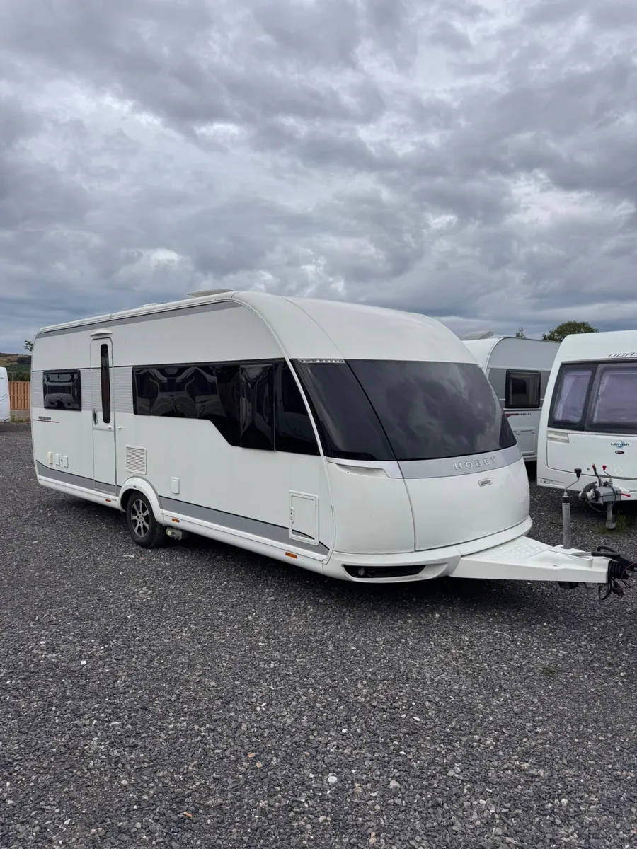 Hobby Premium 4 Berth Fixed Bed Caravan - Image 1