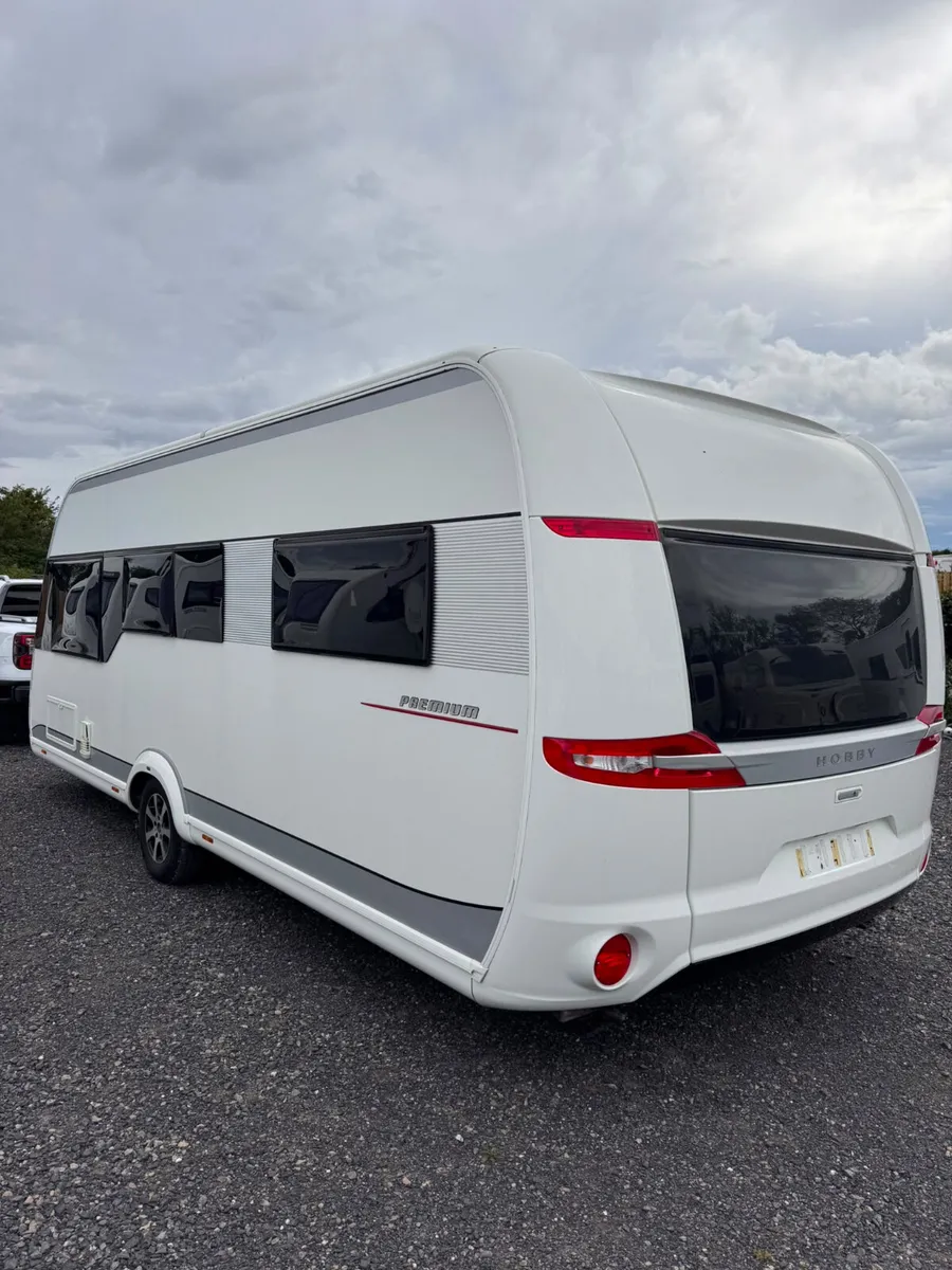 Hobby Premium 4 Berth Fixed Bed Caravan - Image 4