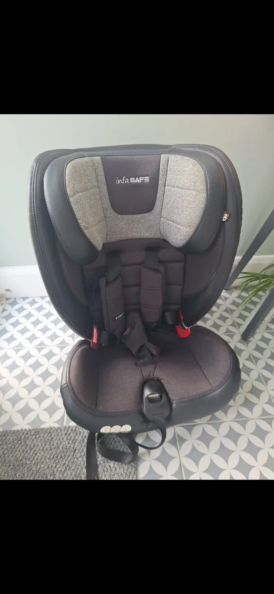 Infasafe Car seat - Image 1