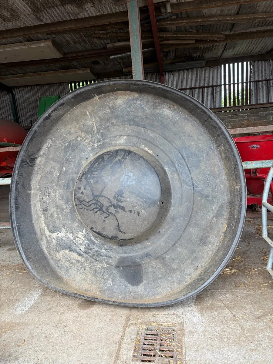 Cattle feeding equipment - Image 2