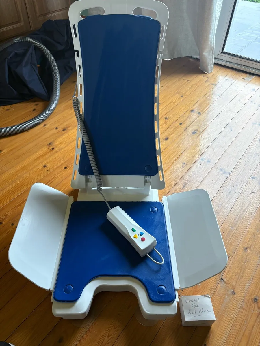 Mobility Bath Lift with charger and Remote - Image 1