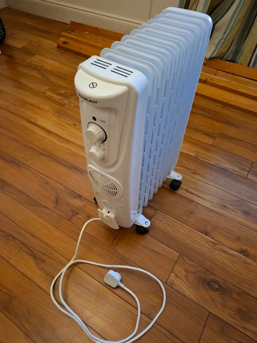 2500 Watt Portable Electric Radiator / Hot Air - Image 1