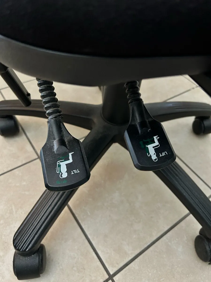 Office chair - Image 4