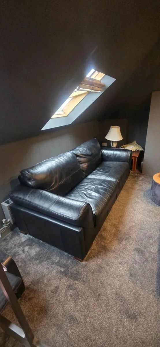 Complete set of leather sofa - Image 1
