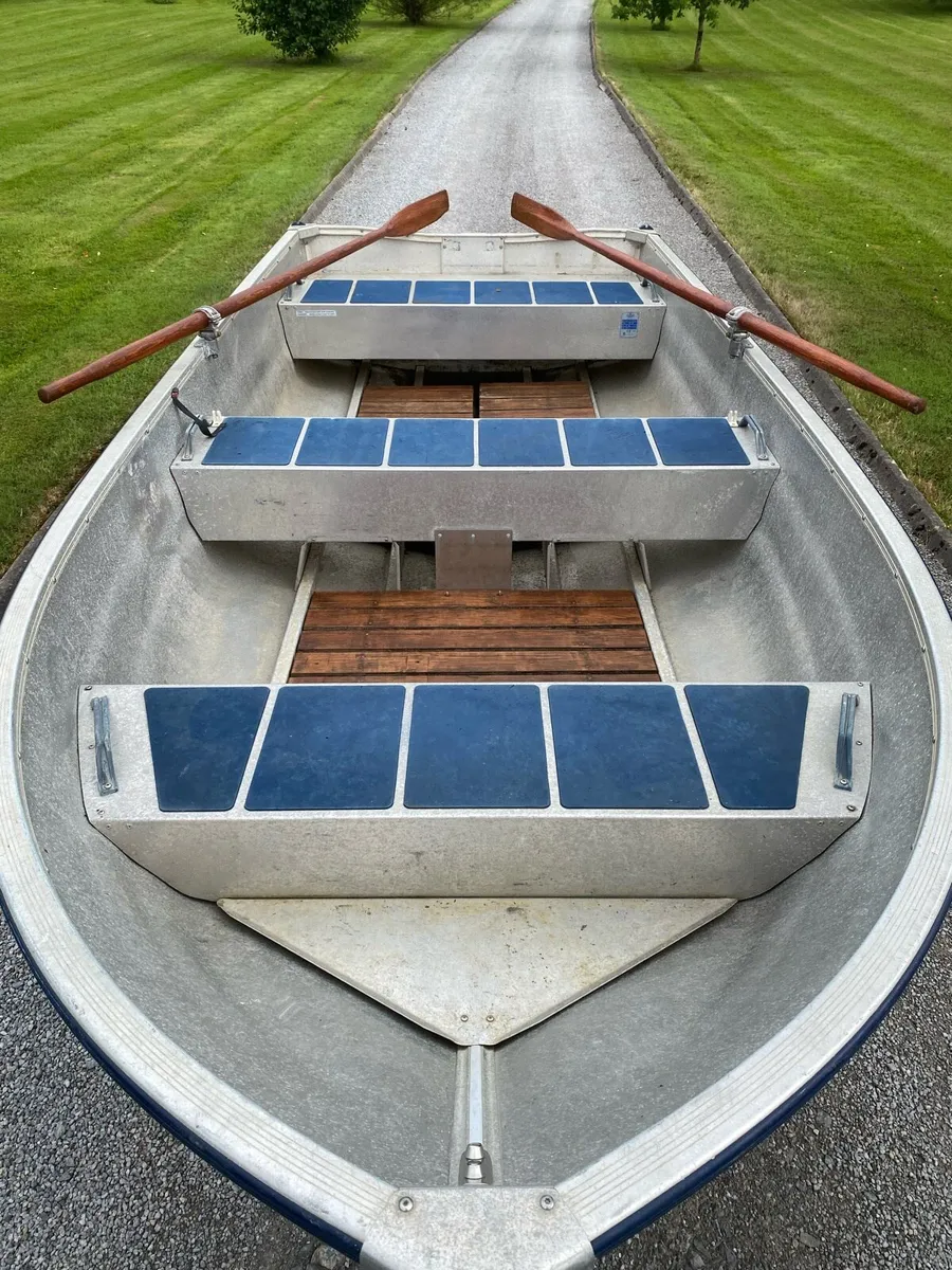 Linder 400 Sportsman Fishing Boat - Image 3