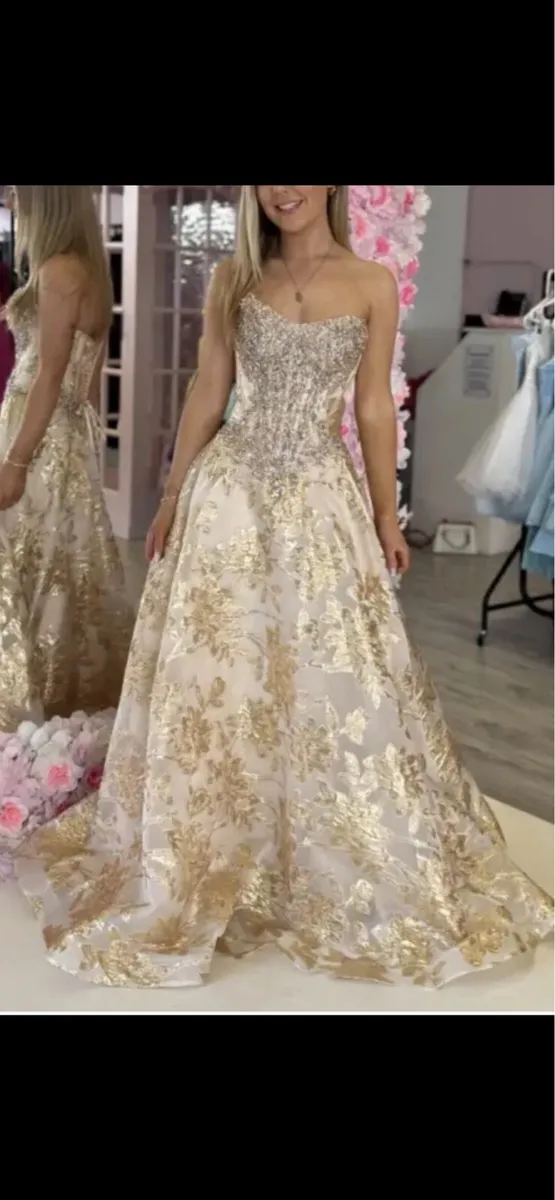 Debs dress - Image 3