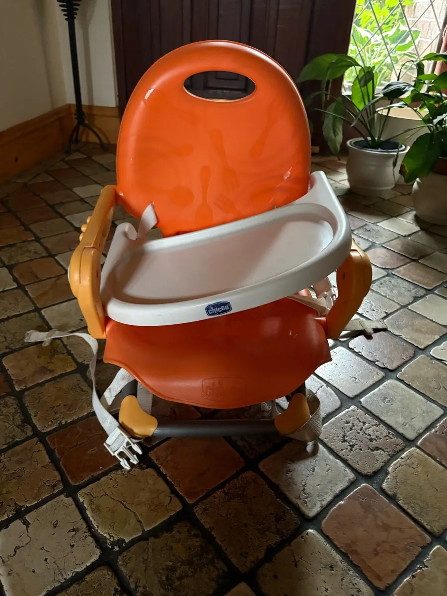 Portable booster seat. - Image 3