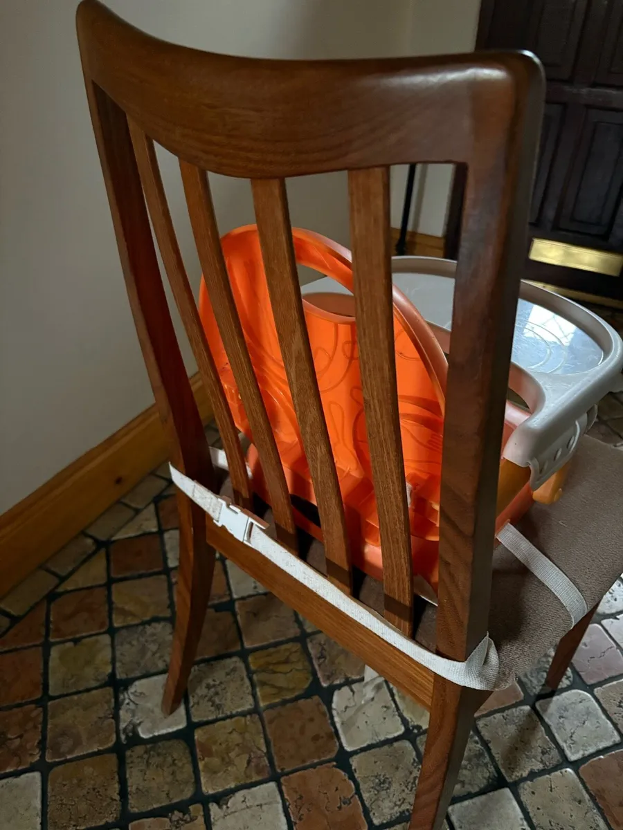 Portable booster seat. - Image 4
