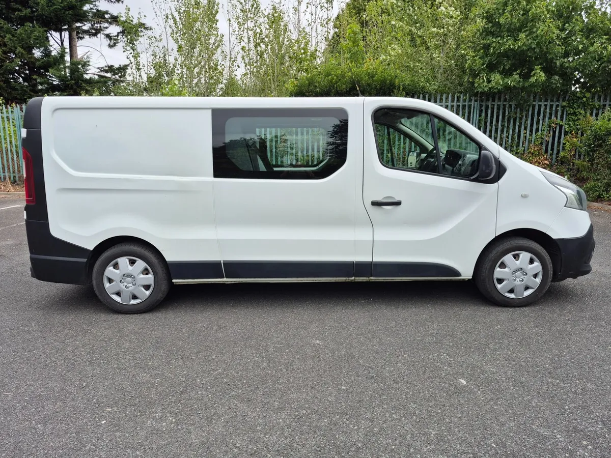 Renault Trafic 2015 - Image 1