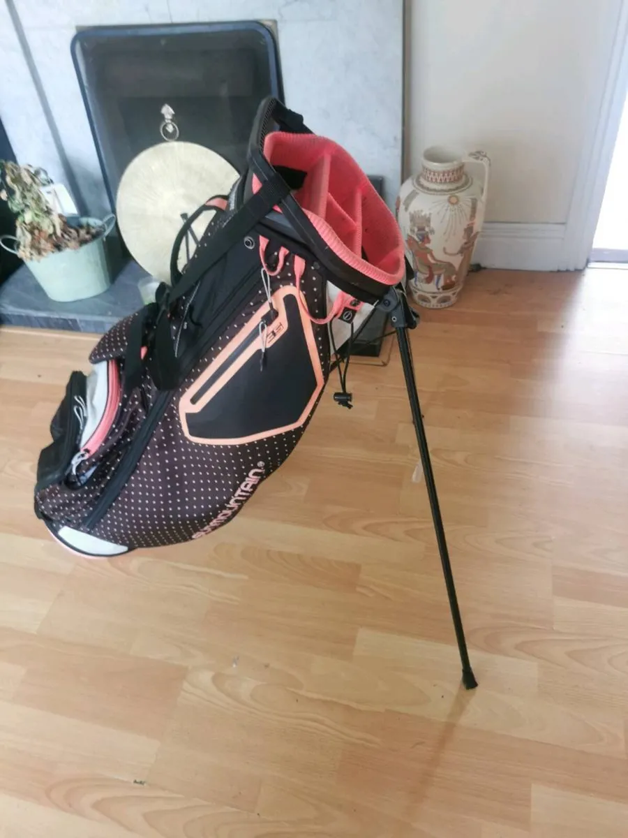 Ladies sunmauntain golf bag - Image 1