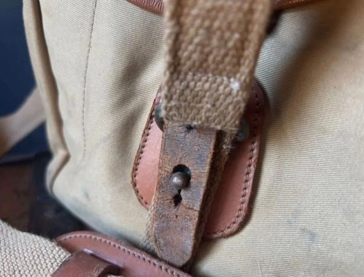 Genuine Vintage Billingham 335 Camera Bag Built to Last a Lifetime - Image 4