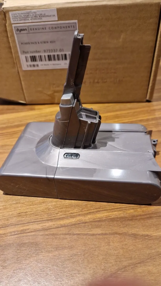 Dyson battery V8 - Image 3