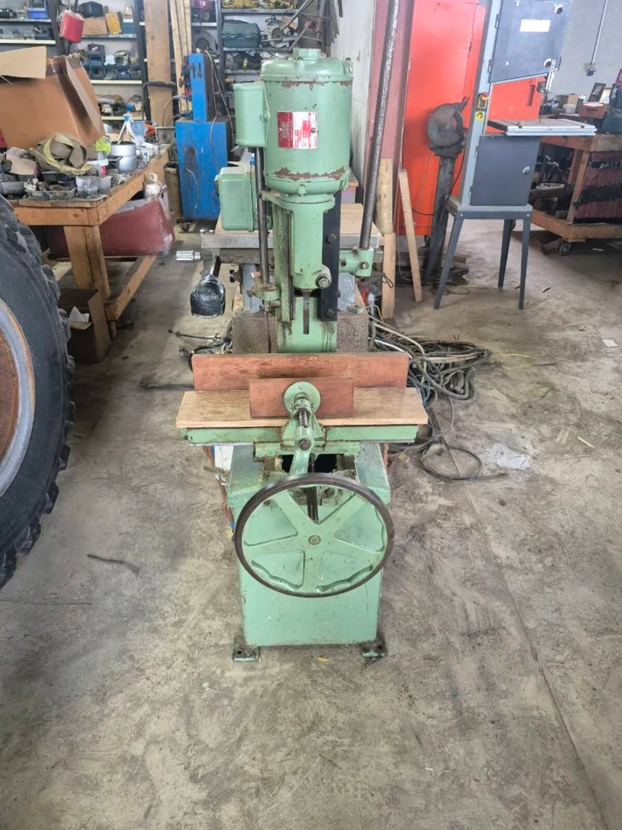Wadkin 230v morticer with tooling - Image 1