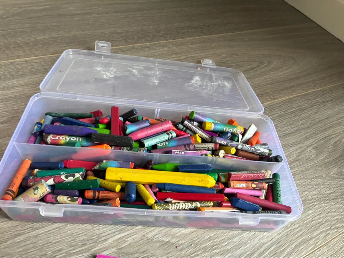 Pink multi-tier train case with Arts & Craft Suppl - Image 4