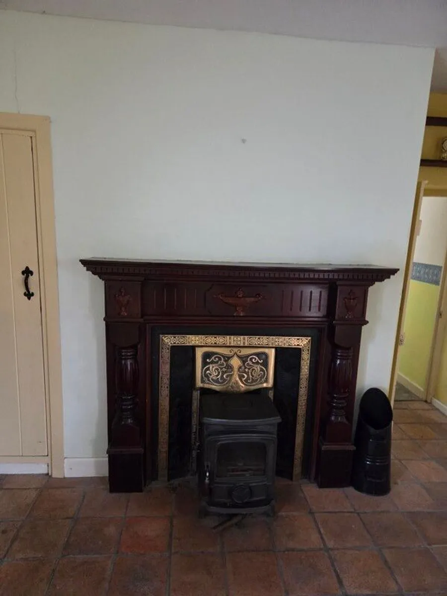 Mantle and hearth - Image 2