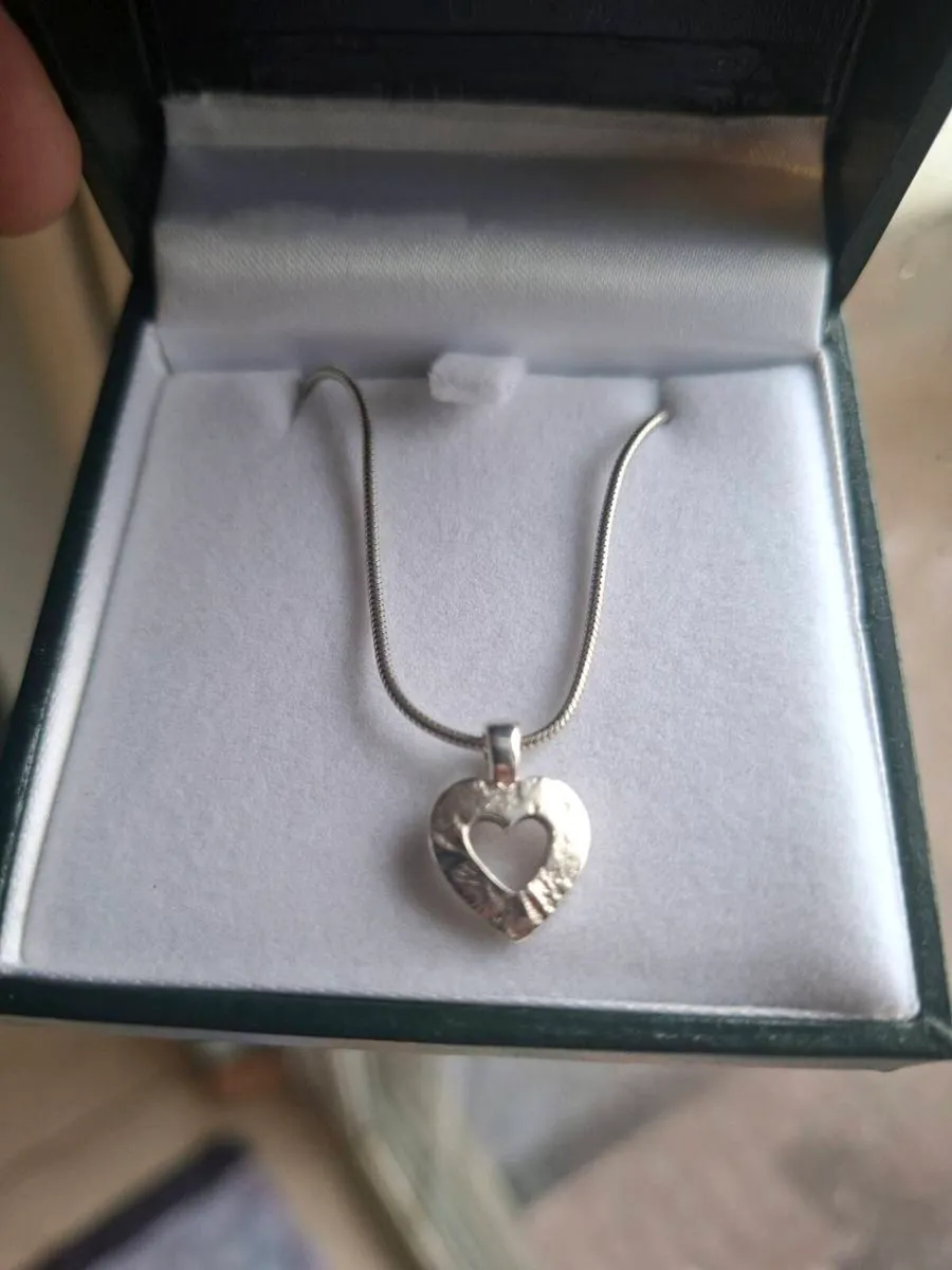 Lovely Vintage Sterling Silver heart Necklace - Image 2