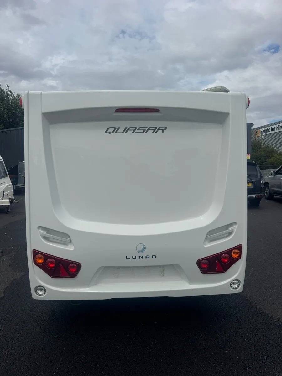 2013 Lunar Quasar 524-4 Berth End Washroom - Image 3