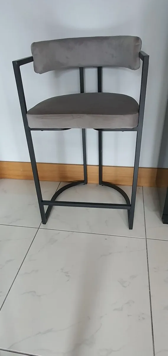 4 Kitchen island stool - Image 4