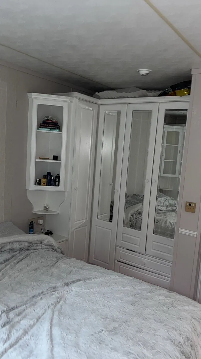 Mobile Home - Image 2