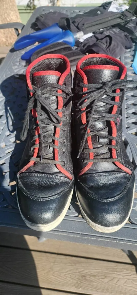 Motorcycle boots - Image 1