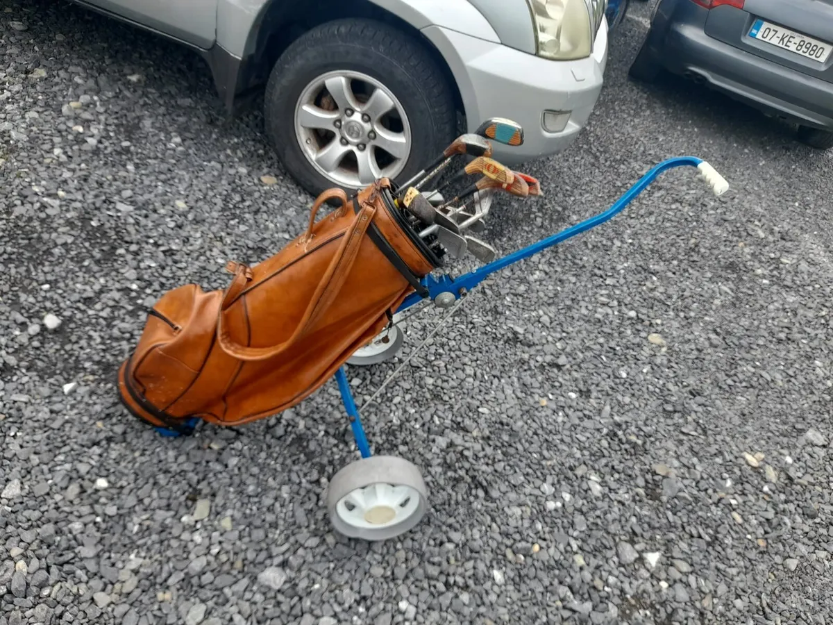 Golf Trolly Bag and Clubs - Image 3