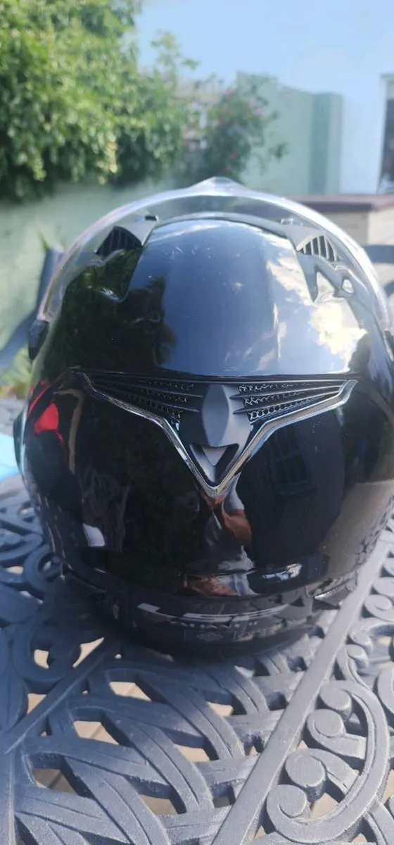 Motorcycle helmet - Image 4
