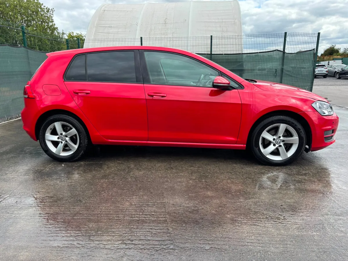 152 VW Golf TDI   Light Front Damage - Image 3