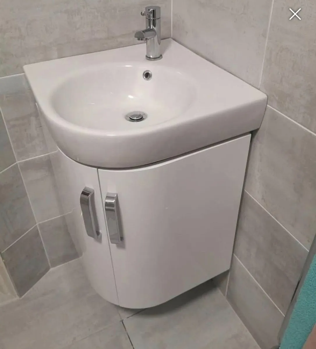 Corner wall hung vanity unit, sink and tap - Image 1