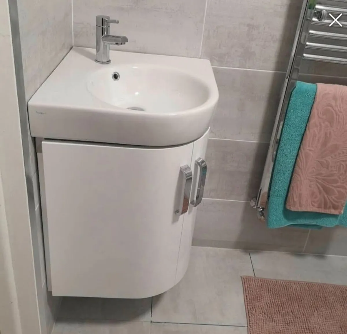 Corner wall hung vanity unit, sink and tap - Image 4