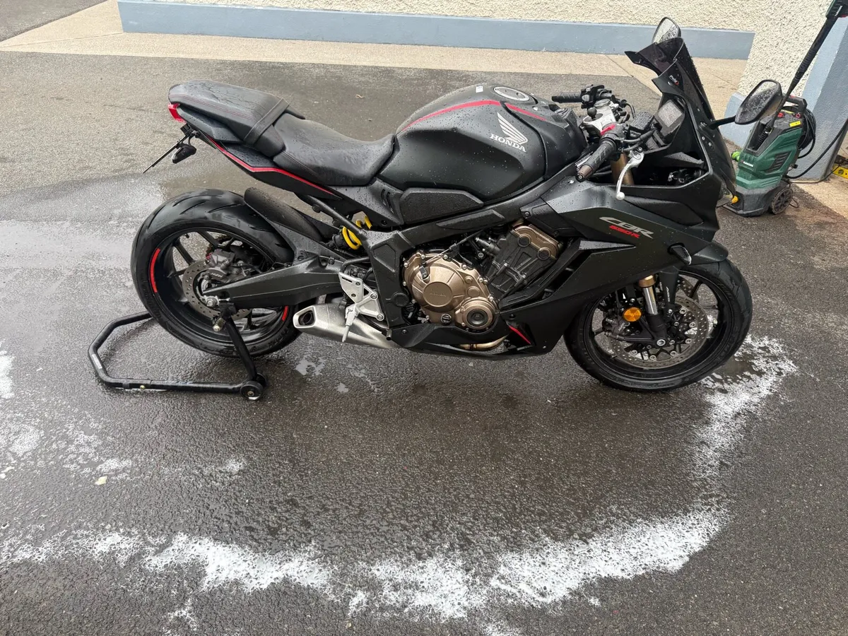 Honda cbr650r - Image 1