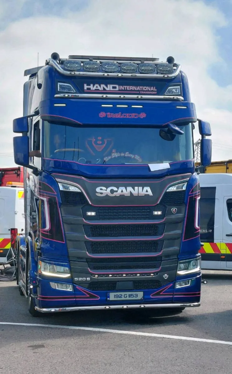Trucks - Image 4