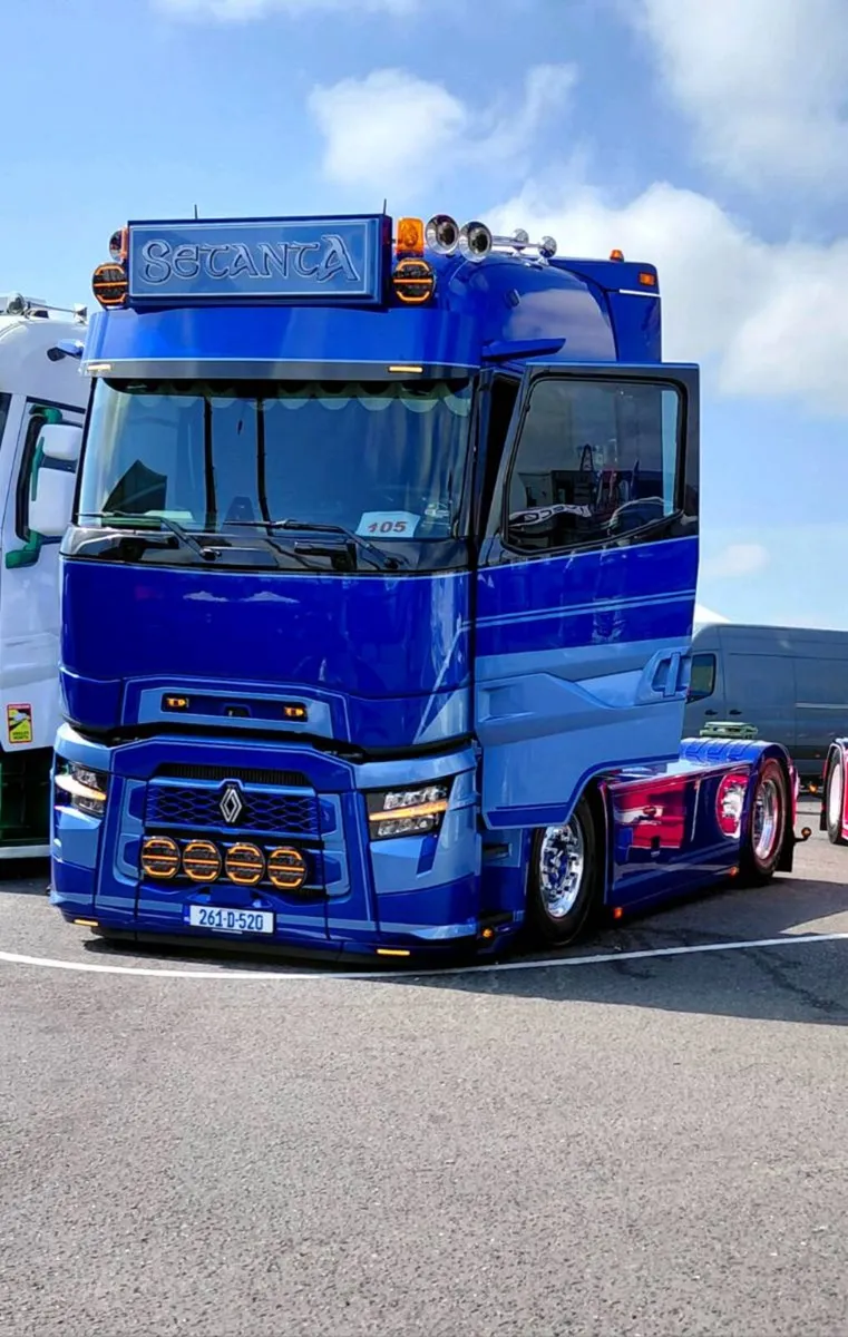 Trucks - Image 3